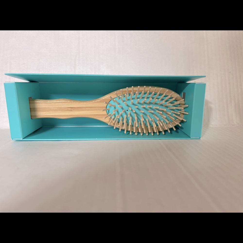 SugarBear Gentle Detangling Bamboo Brush - Brand New